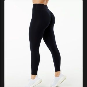 Alphalete Wonder Legging 27”